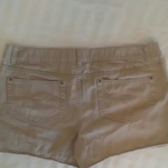 Shorts - Picture 2 of 3